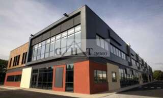 Local industriel  792 m² à louer à Villeneuve-la-Garenne (92390)