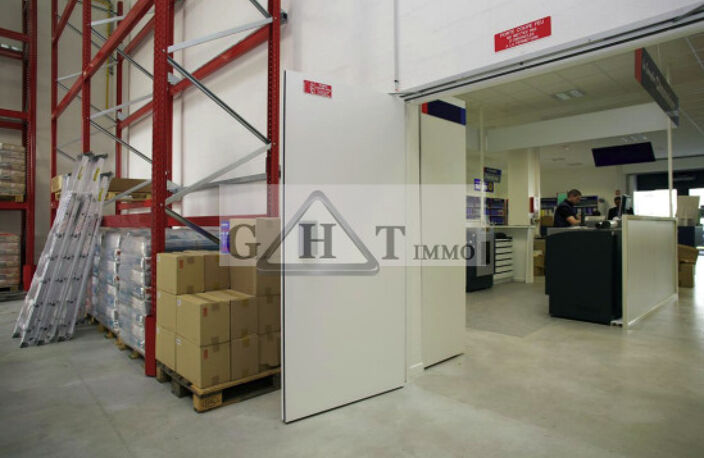 Entrepôt Bureaux A louer — photo 3