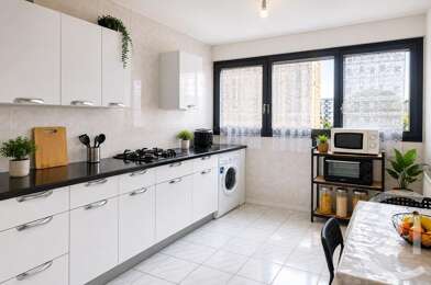 Appartement 4 pièces 240000 €