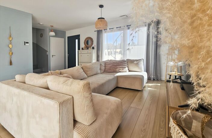 À Vendre à Blauzac - Maison 80 m² T4 avec piscine — photo 3