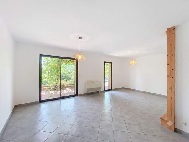 Montfaucin, Maison contemporaine en ossature bois (2011) de 150 m² avec piscine — photo du bien