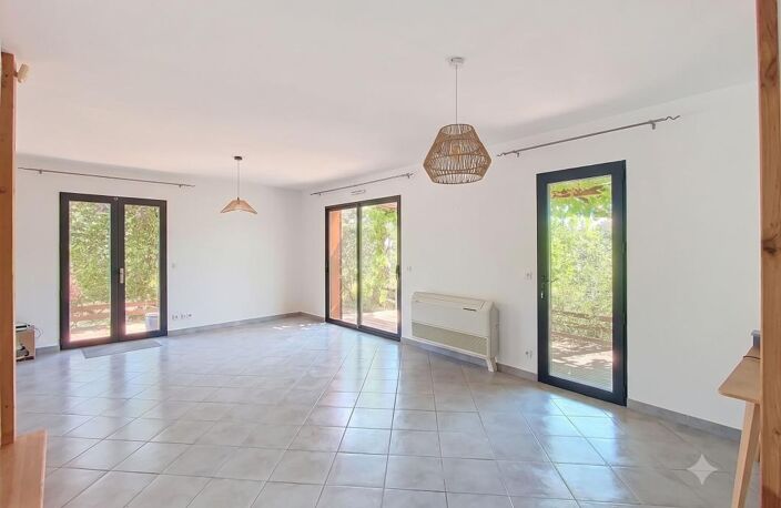 Montfaucin, Maison contemporaine en ossature bois (2011) de 150 m² avec piscine — photo 2