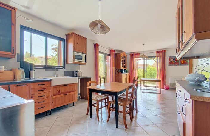 Montfaucin, Maison contemporaine en ossature bois (2011) de 150 m² avec piscine — photo 5