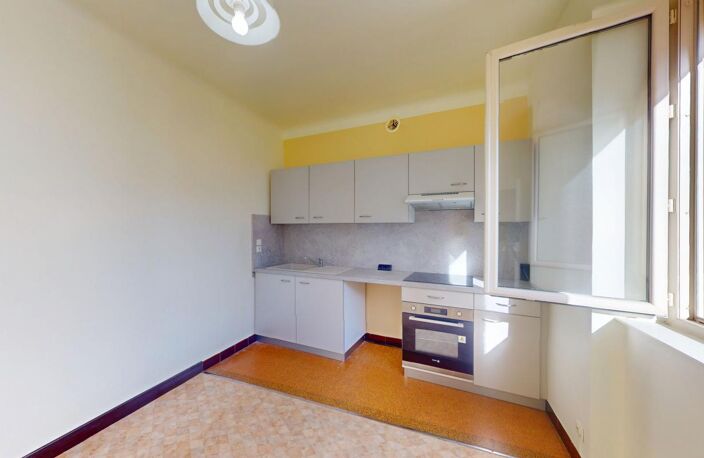 Appartement T3 à louer à Naucelle — photo 2