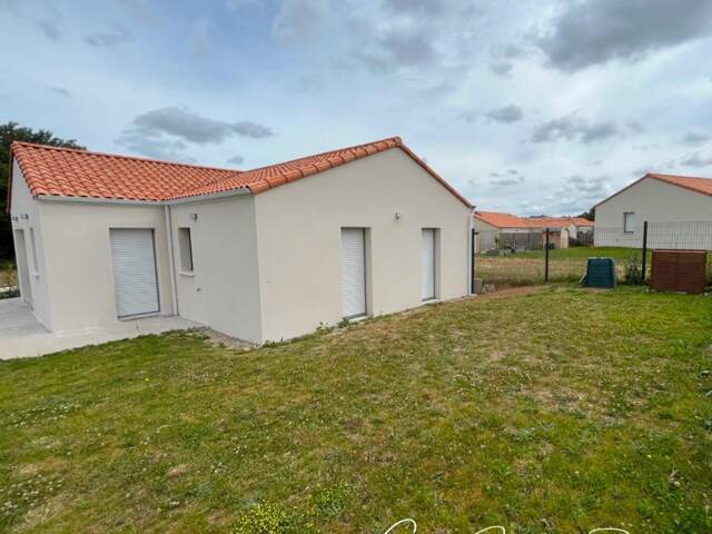 Maison 2024- 4 pieces- 3 chambres-terrain 368 m² — photo du bien