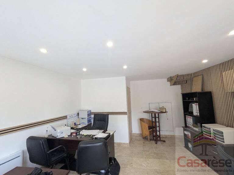 Immeuble mixte — photo 1
