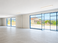 Opportunité commerciale - Local / showroom 698m2 - 3 vitrine — photo 3