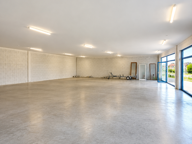 Opportunité commerciale - Local / showroom 698m2 - 3 vitrine — photo 4