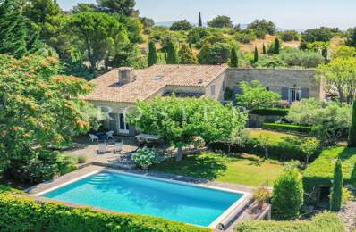 Propriété de charme avec piscine à vendre à Gordes à pied du vil — photo du bien