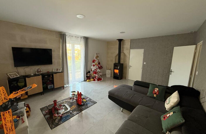 ST YZAN DE SOUDIAC MAISON 3 CHAMBRES  sur 1000 m2 — photo 3