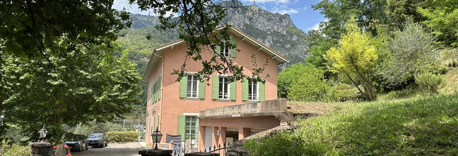 Appartement 7 Pièces 192 m² à vendre à Roquebillière (06450)