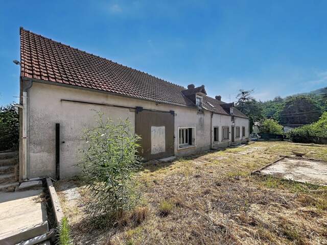 Charmante longère en pierre de 165 m² avec grange et vaste terrain clos – Presles-et-Thierny — photo du bien