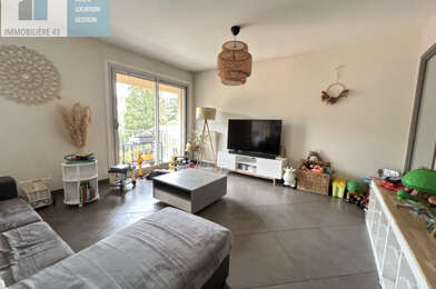Appartement 3 pièces 872 €