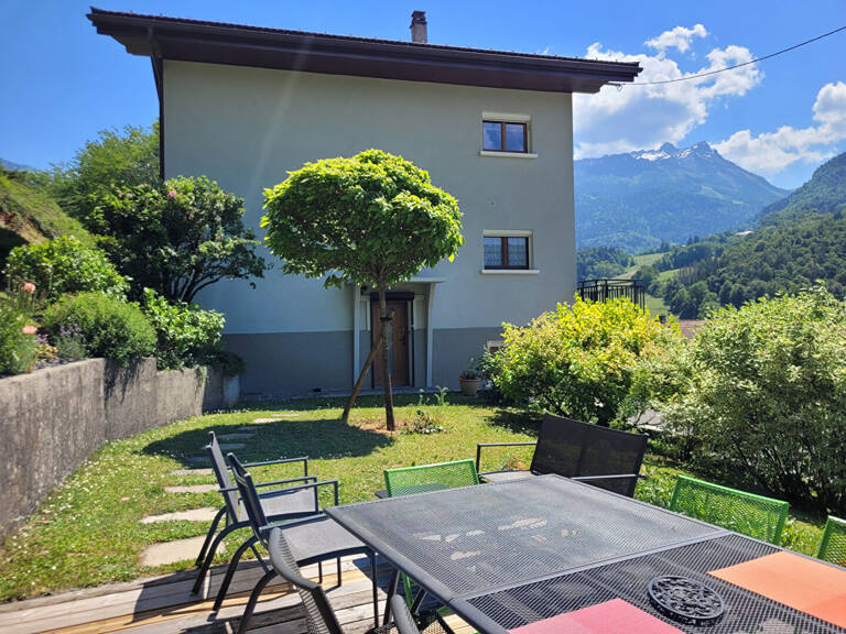 FAVERGES. MAISON INDIVIDUELLE AVEC TERRAIN DE 1869M² — photo 1