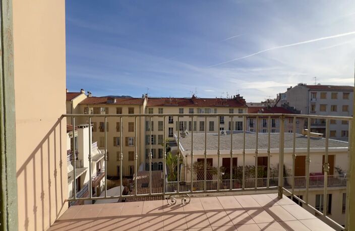 Nice Gambetta : 3 pièces avec balcon — photo 2