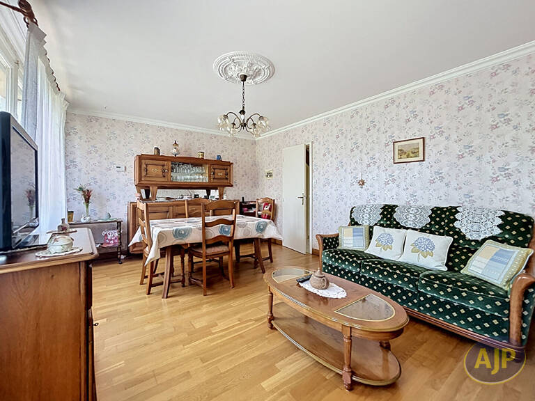 Maison Chateaubriant 5 pièce(s)  4 chambres — photo 1
