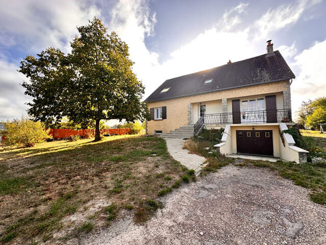 Maison familiale  6pièces 171 m² 5 chambres  Terrain 2 456 m² ?Proche centre-ville — photo du bien