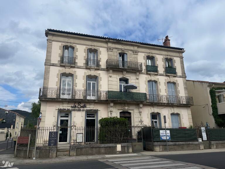 Immeuble   — photo 1