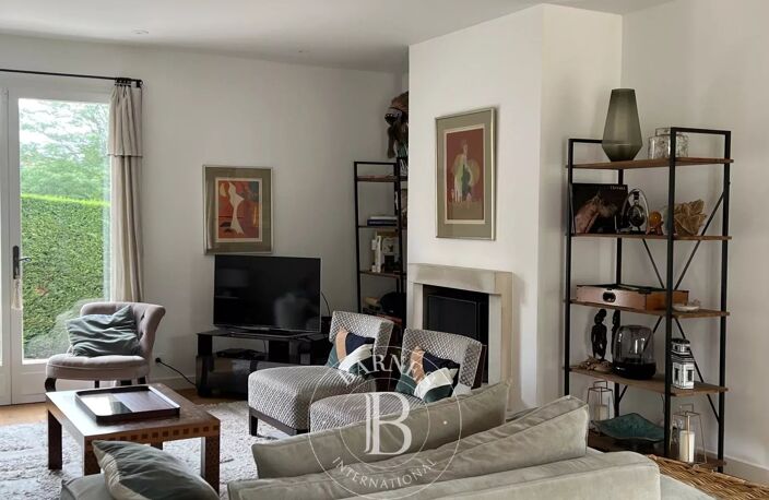 Saint-Didier-au-Mont-d'Or - Maison de 184,25 m² - Jardin avec Piscine - 4 Chambres — photo 3