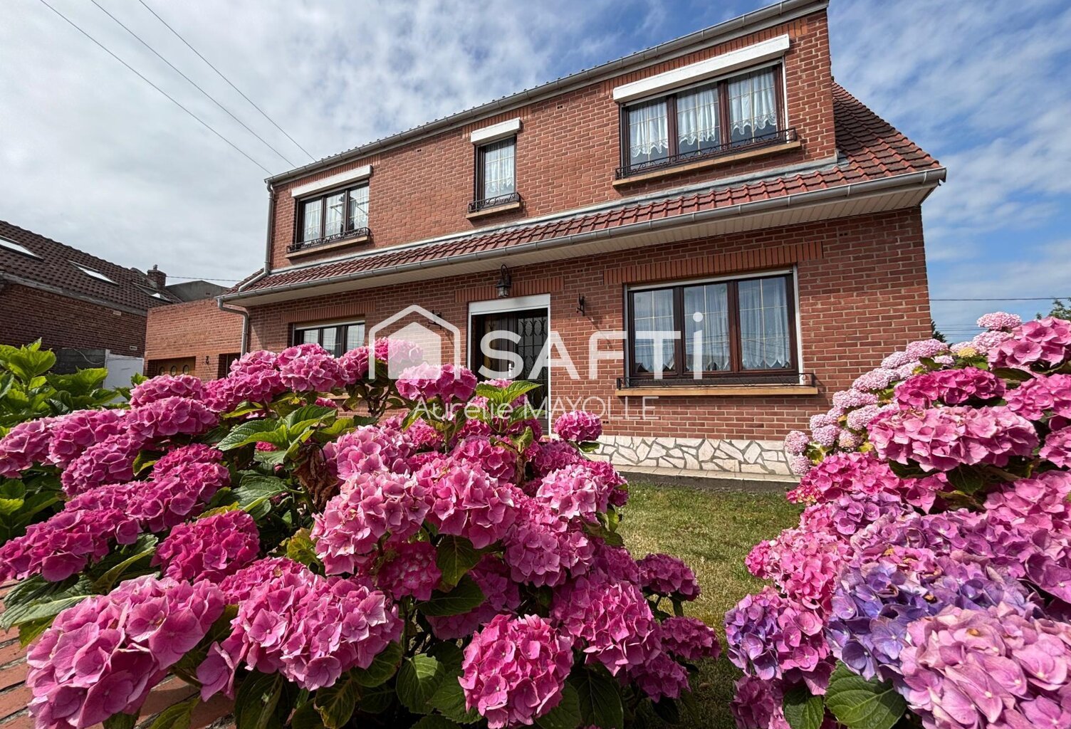 Maison individuelle, 3 chambres, jardin, 2 garages — photo 1