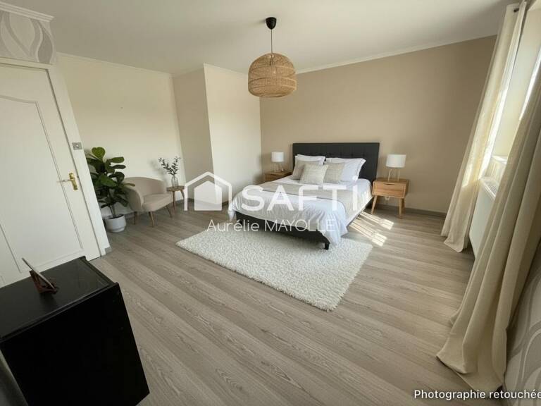 Maison individuelle, 3 chambres, jardin, 2 garages — photo 1