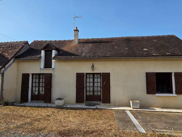 Proximité bourg jolie maison, jardin, dépendances — photo du bien
