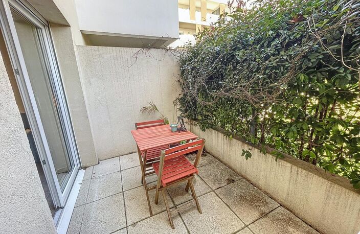 T2 AVEC TERRASSE INTIMISTE ET PARKING EN SOUS-SOL — photo 3