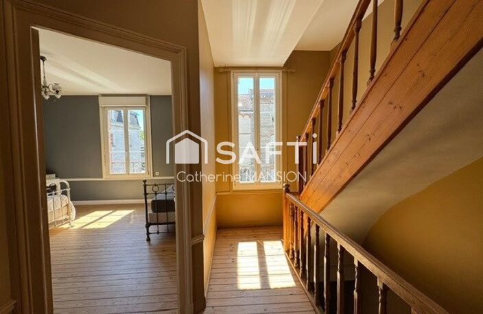 A vendre à Reims très belle maison de caractère avec jardin, garage, cave, 6 chambres — photo 2
