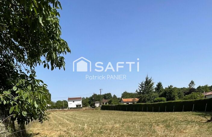 Découvrez ce magnifique terrain de 3 215 m² situé à Dampierre-sur-Boutonne, dans un environnement paisible et verdoyant, idéal pour concrétiser votre projet de vie. — photo 3