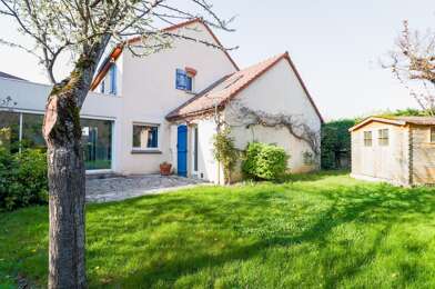 Maison 8 pièces 2300 €