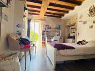 Maison en pierre de 105m² d'habitation, un grenier de 90 m² et 3 petites dépendances. — photo 3