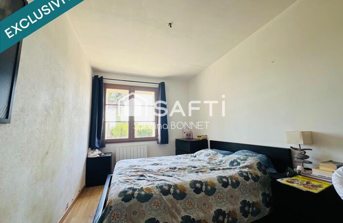 Maison en pierre de 105m² d'habitation, un grenier de 90 m² et 3 petites dépendances. — photo 4