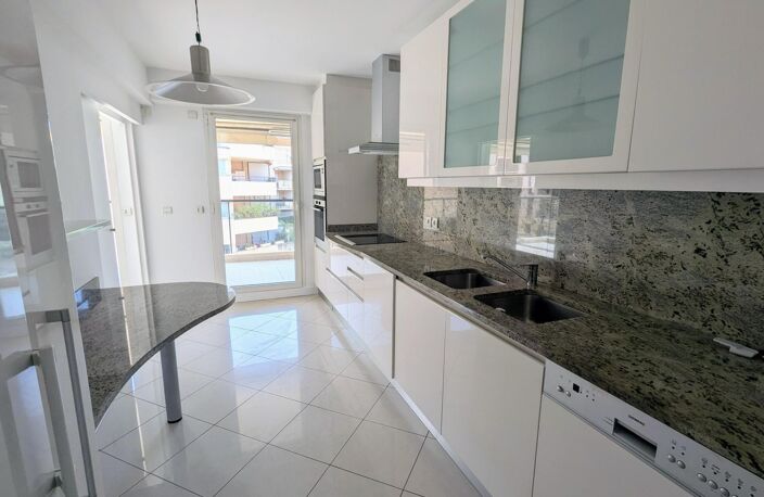 Bien rare au cœur d'Aix, avec terrasse et double garage — photo 4