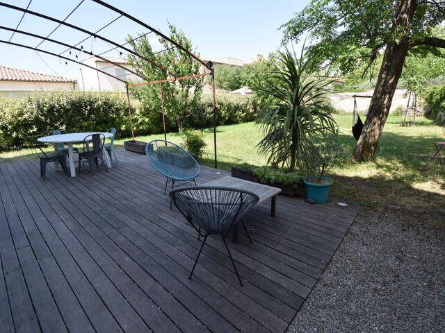 PERNES-LES-FONTAINES   DU CHARME, DU VOLUME ET UN JARDIN EN — photo du bien
