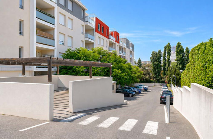 SAINT LOUP : T3 56m2 avec Terrasse de 10m2 et Parking — photo 2