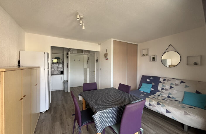 Appartement 2 pièces entièrement rénové au pied du port de F — photo 2