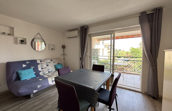 Appartement 2 pièces entièrement rénové au pied du port de F — photo 3