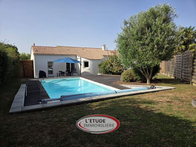 SAINTE PAZANNE BOURG : maison de qualité 133 m2 avec 4 chamb — photo du bien
