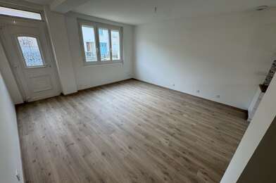 Maison 5 pièces 900 €