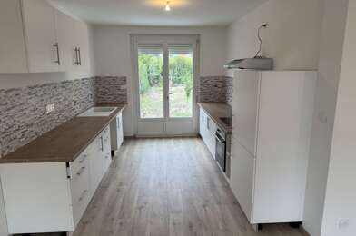 Maison 5 pièces 900 €