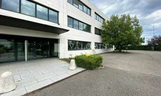 Bureau  163 m² à louer à Bron (69500)