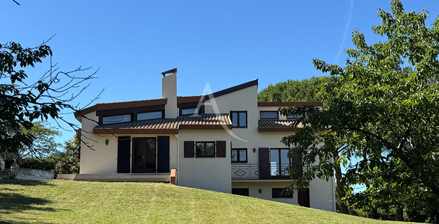Maison L Isle Jourdain de type T5 — photo 1