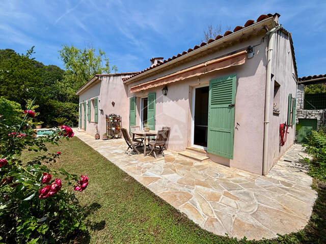 RARE! Maison de plain pied au calme total avec piscine — photo du bien