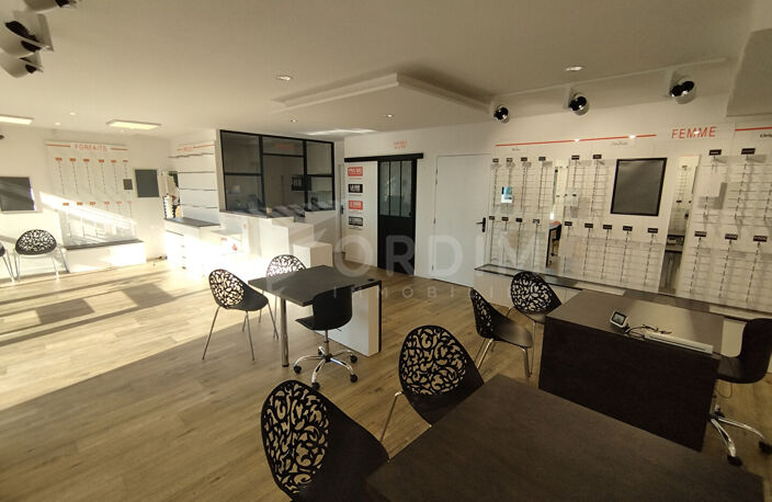 AUXERRE ZONE COMMERCIALE DES CLAIRIONS - 100M² - 5 PARKINGS — photo 4