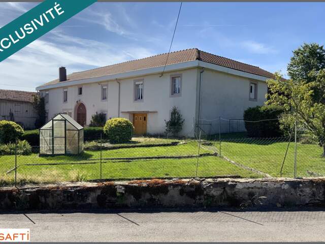 ANCIEN CORPS DE FERME BEAUX VOLUMES ET ANNEXES . GRAND TERRAIN AU CALME — photo du bien