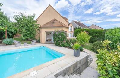 Maison familiale avec piscine — photo du bien