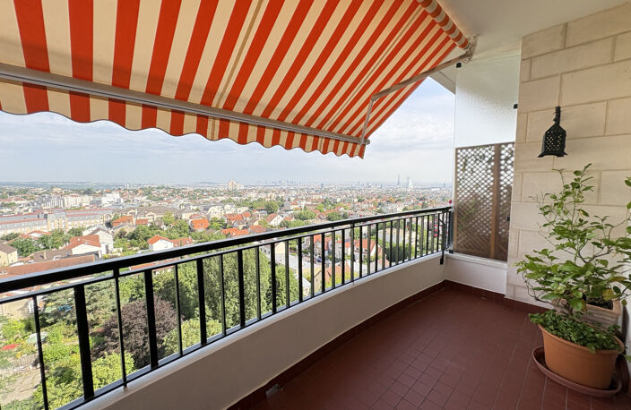 7 EME ET DERNIER ETAGE 3 PIECES DE 84M2 AVEC TERRASSE ET VUE — photo 3