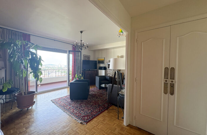 7 EME ET DERNIER ETAGE 3 PIECES DE 84M2 AVEC TERRASSE ET VUE — photo 4