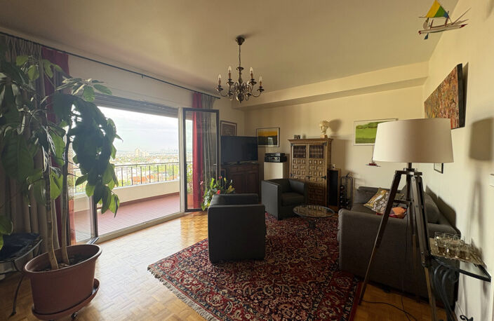 7 EME ET DERNIER ETAGE 3 PIECES DE 84M2 AVEC TERRASSE ET VUE — photo 5