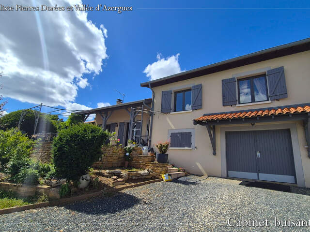 Le charme de la vie de village avec une vue dégagée ! — photo du bien